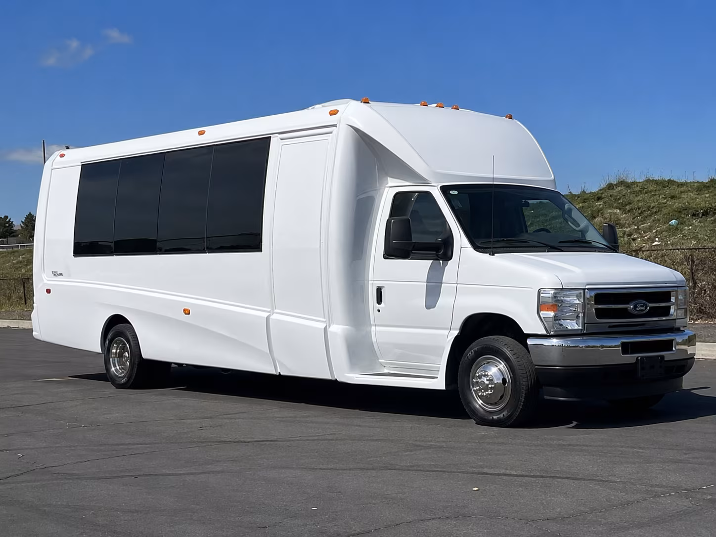 bachelor and bachelorette party buses serving quincy and boston