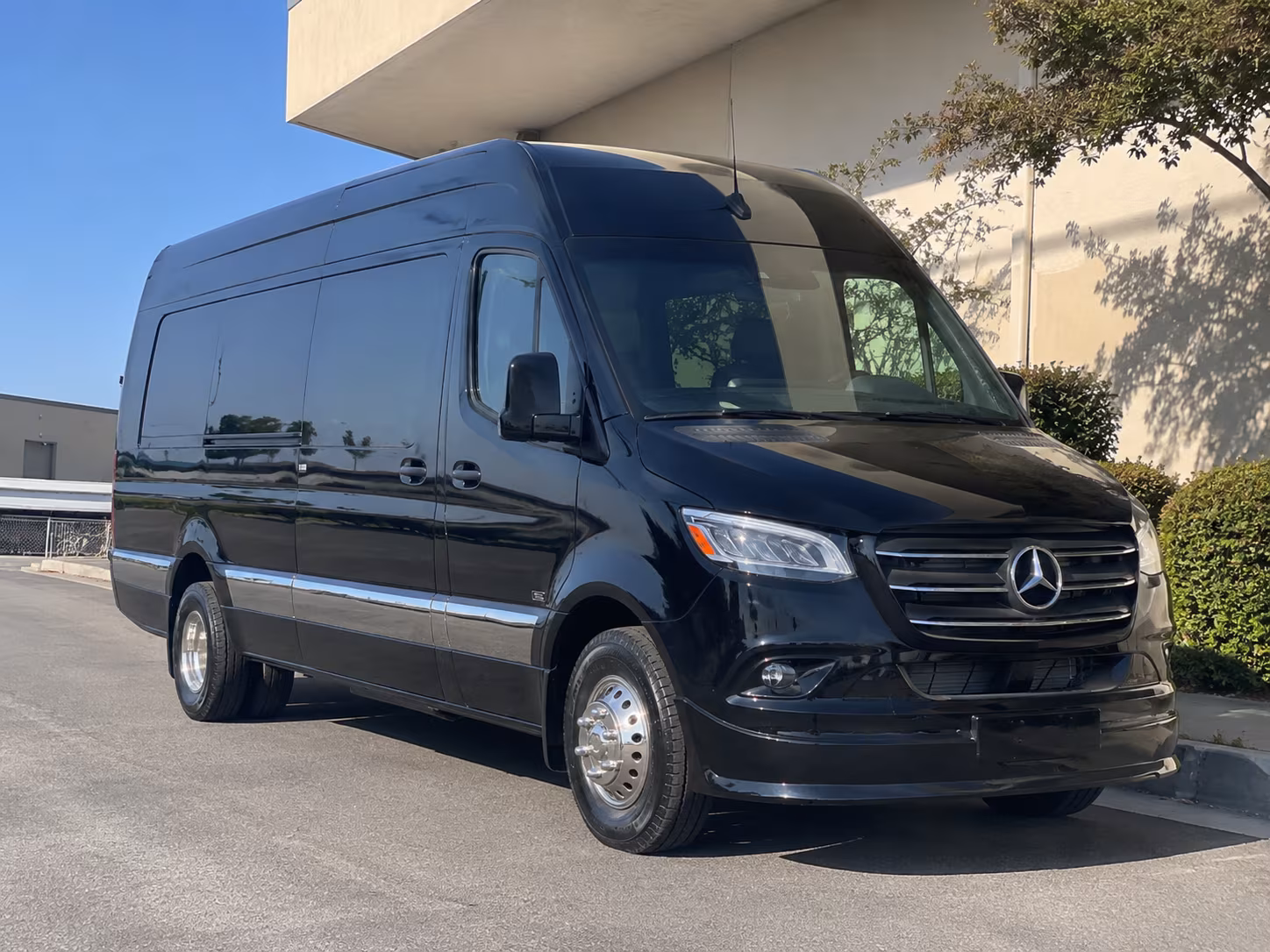 bus rental options for quincy trips