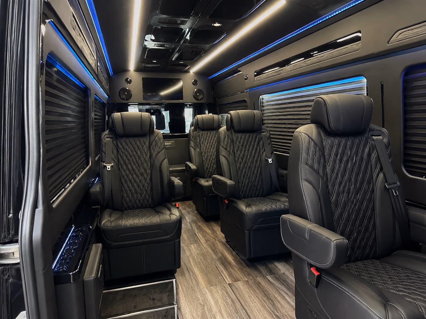 find the perfect transportation for your next airport transfer 5