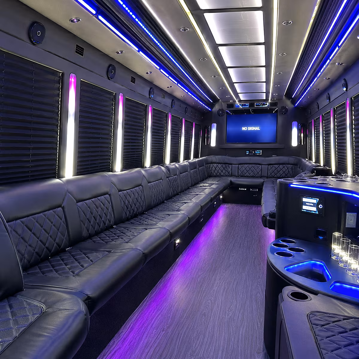 large scale convention and trade show bus shuttles from quincy
