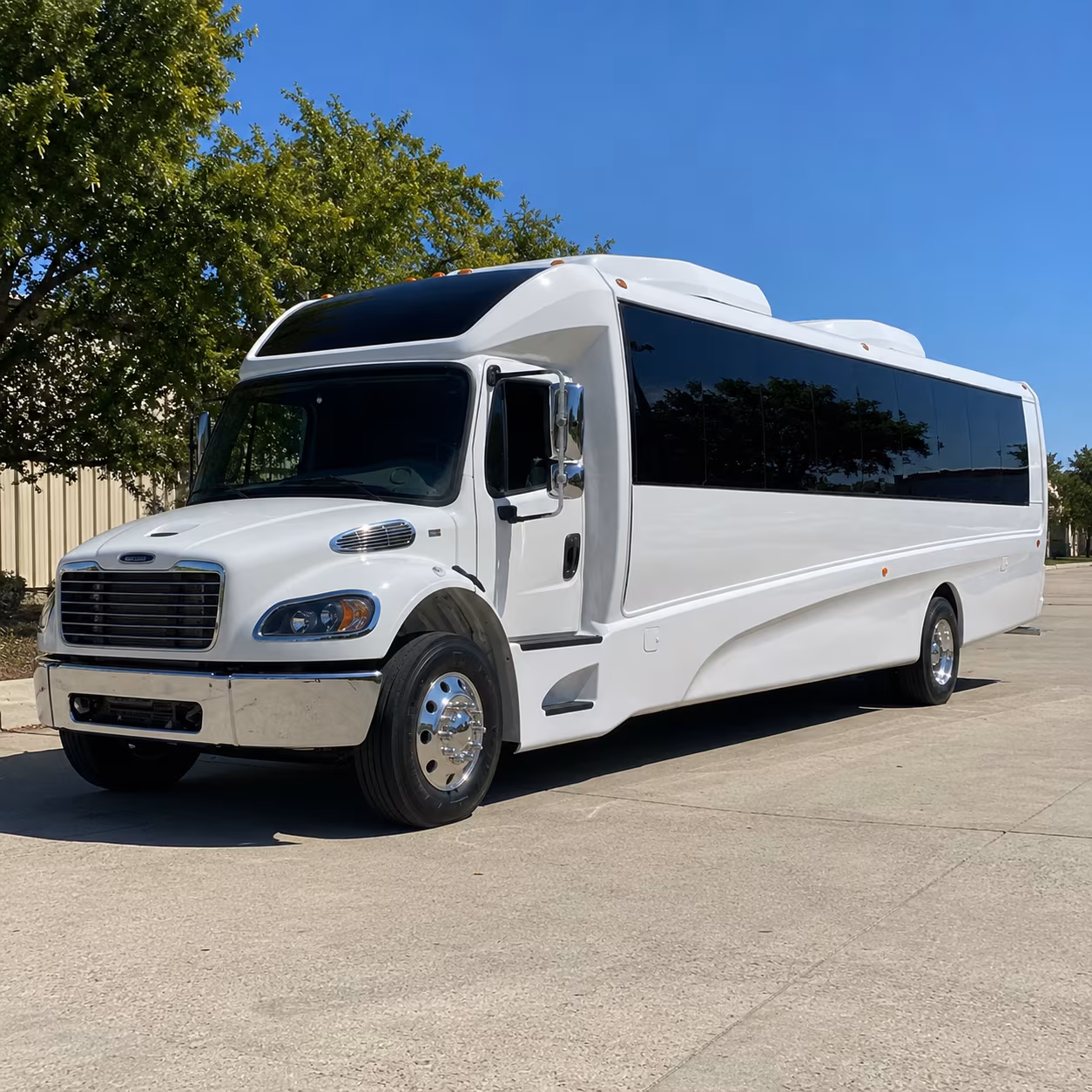 quincy 18 passenger minibus
