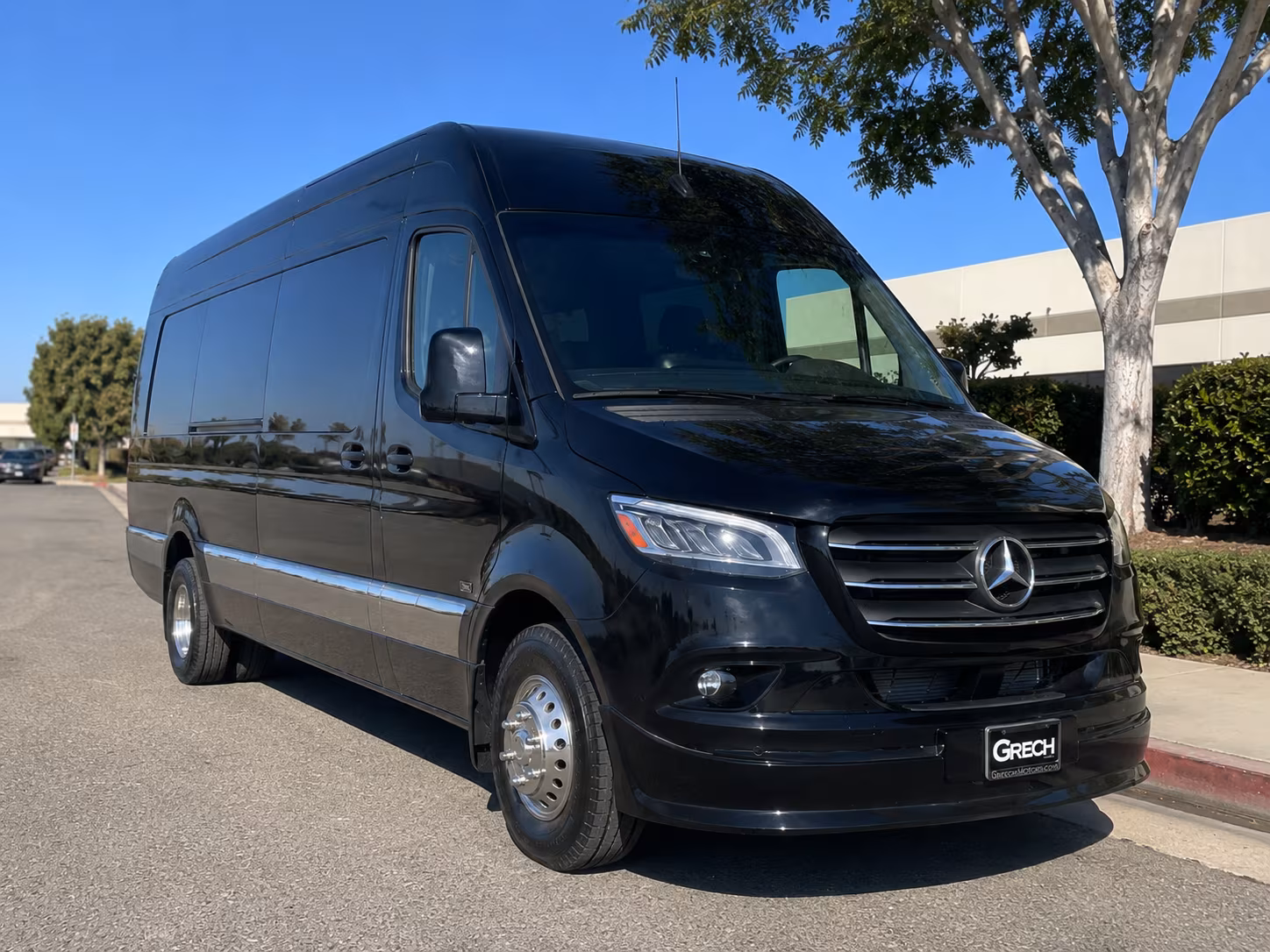 quincy sprinter van with driver