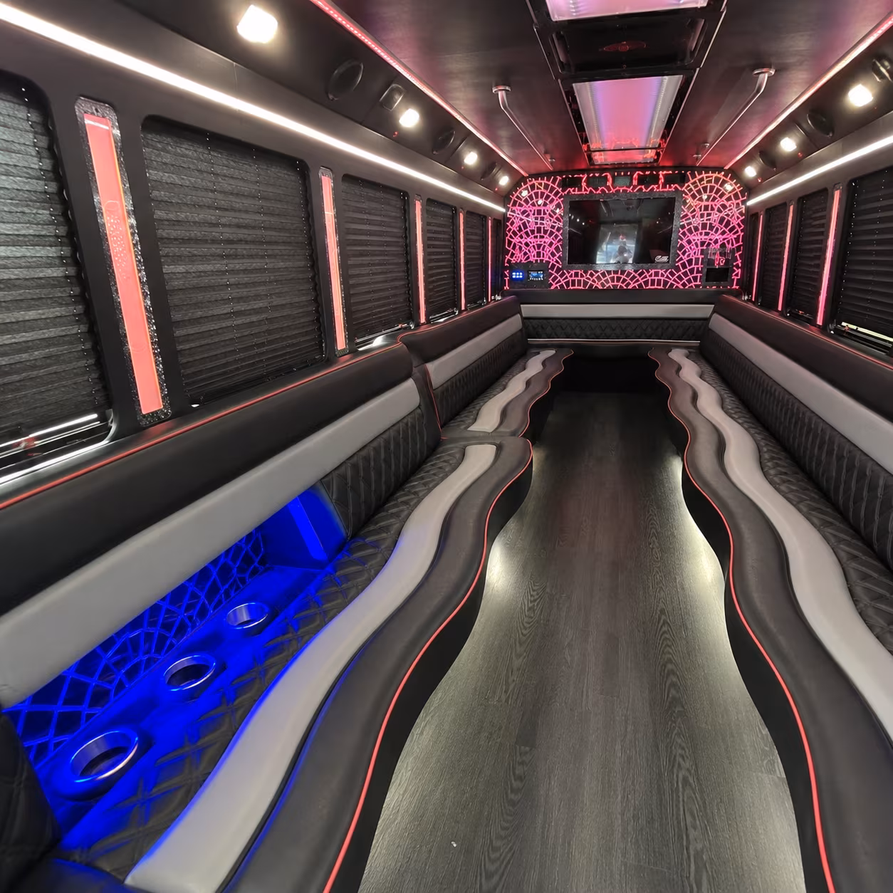 why rent using quincyminibuscompany com